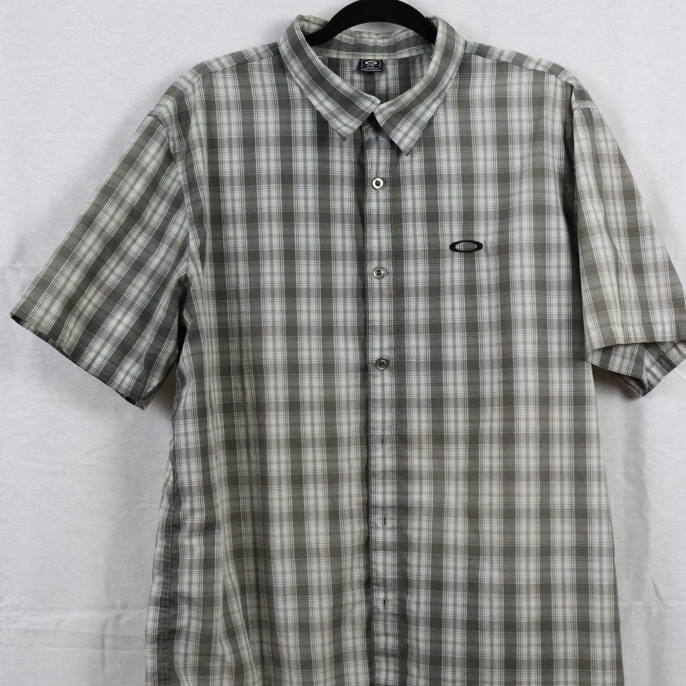 Oakley men's shirt